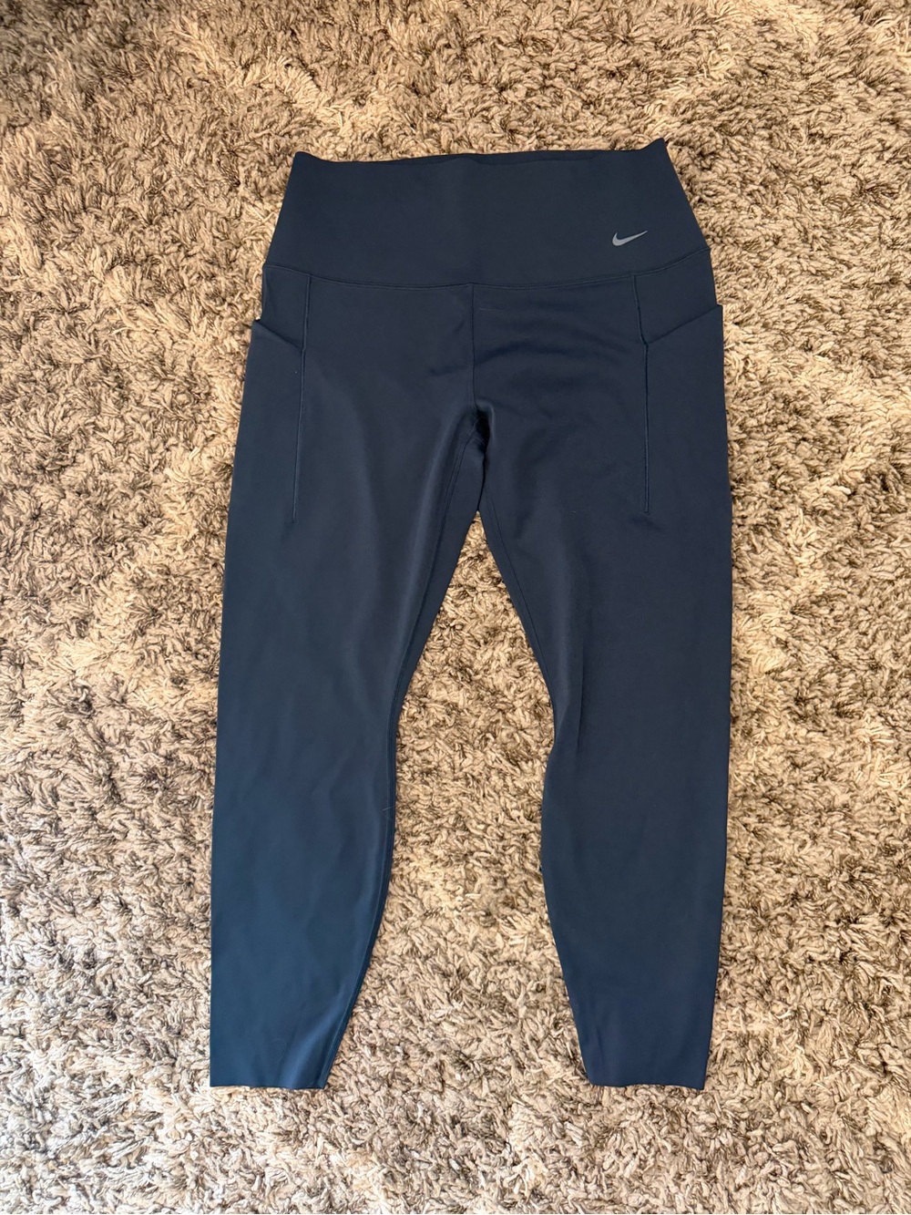 Nike Universa High-Waisted 7/8 Leggings with Side Pockets (Size XL)